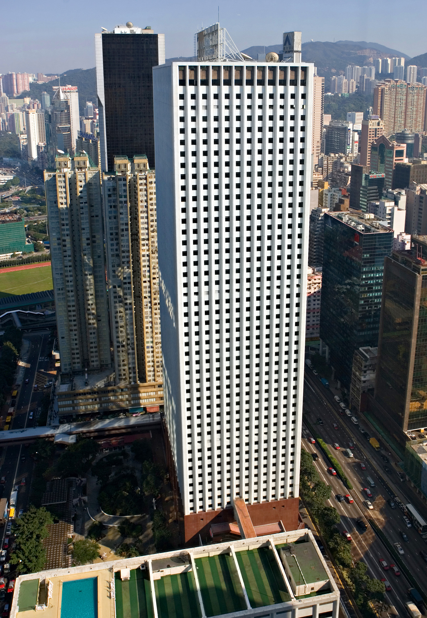 China Resources Building, Hong Kong - View from Central Plaza before it got its new facasde. © Mathias Beinling